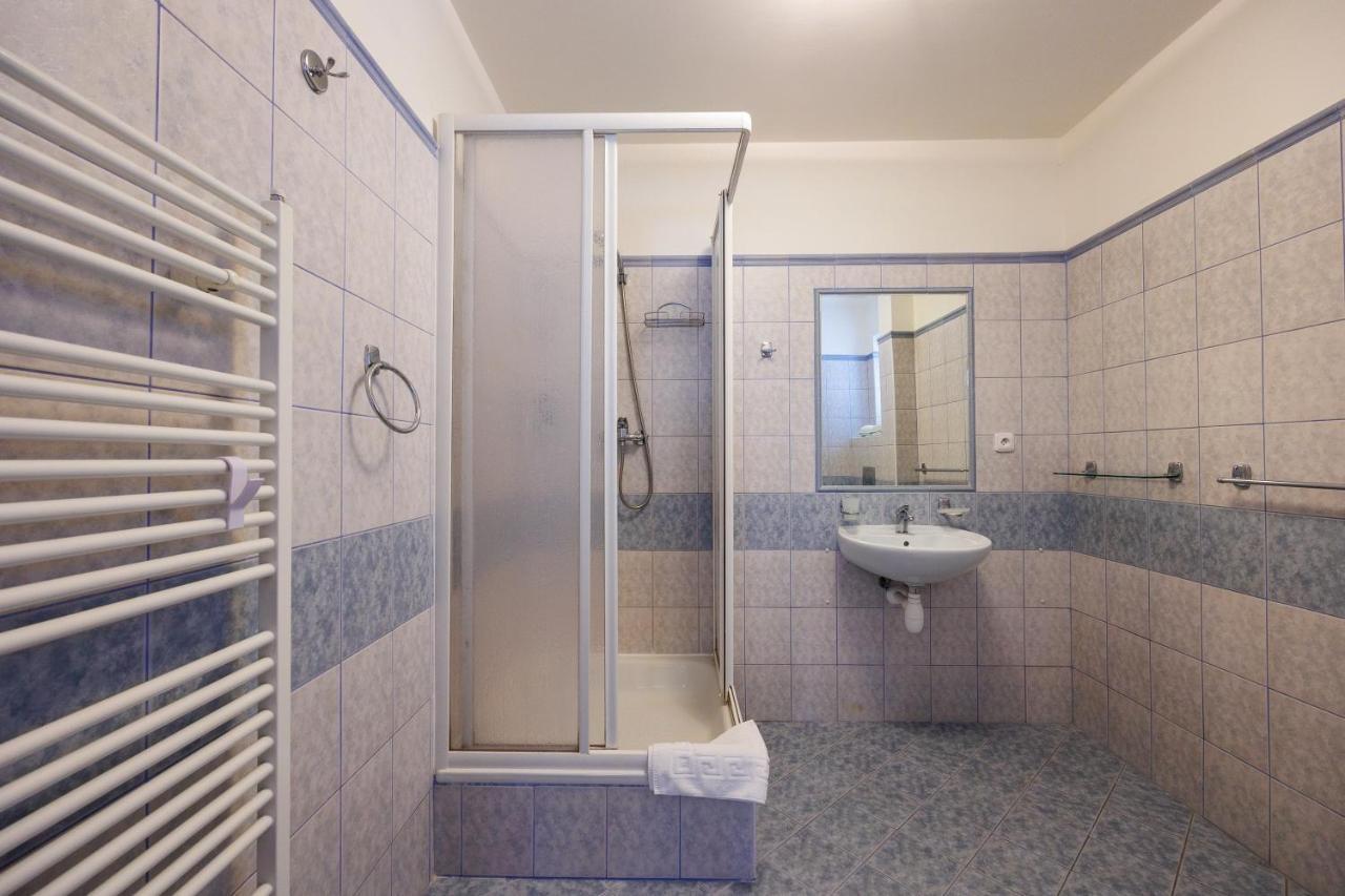Pension U Golfu Cihelny Карловы Вары Экстерьер фото