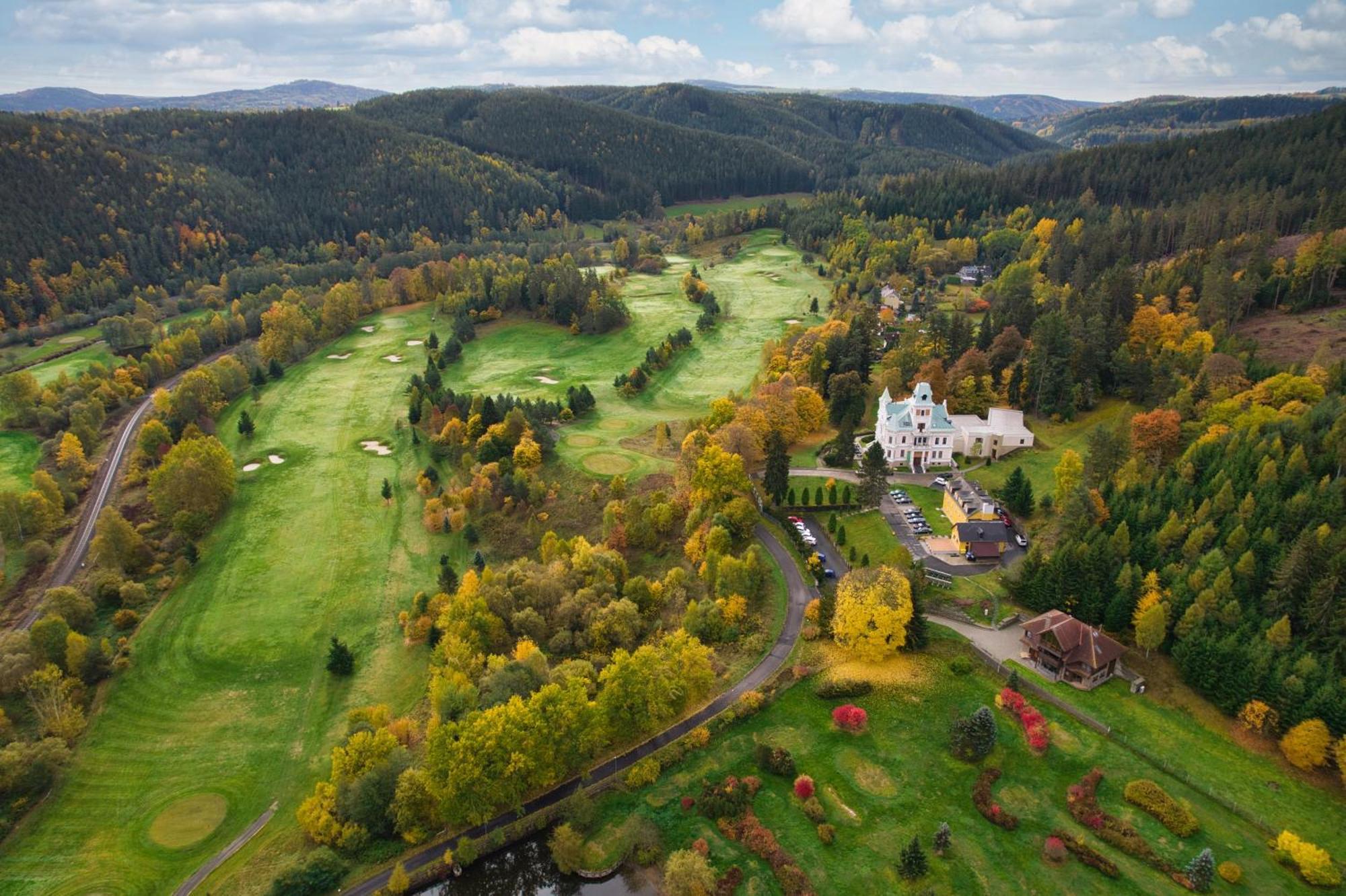 Pension U Golfu Cihelny Карловы Вары Экстерьер фото