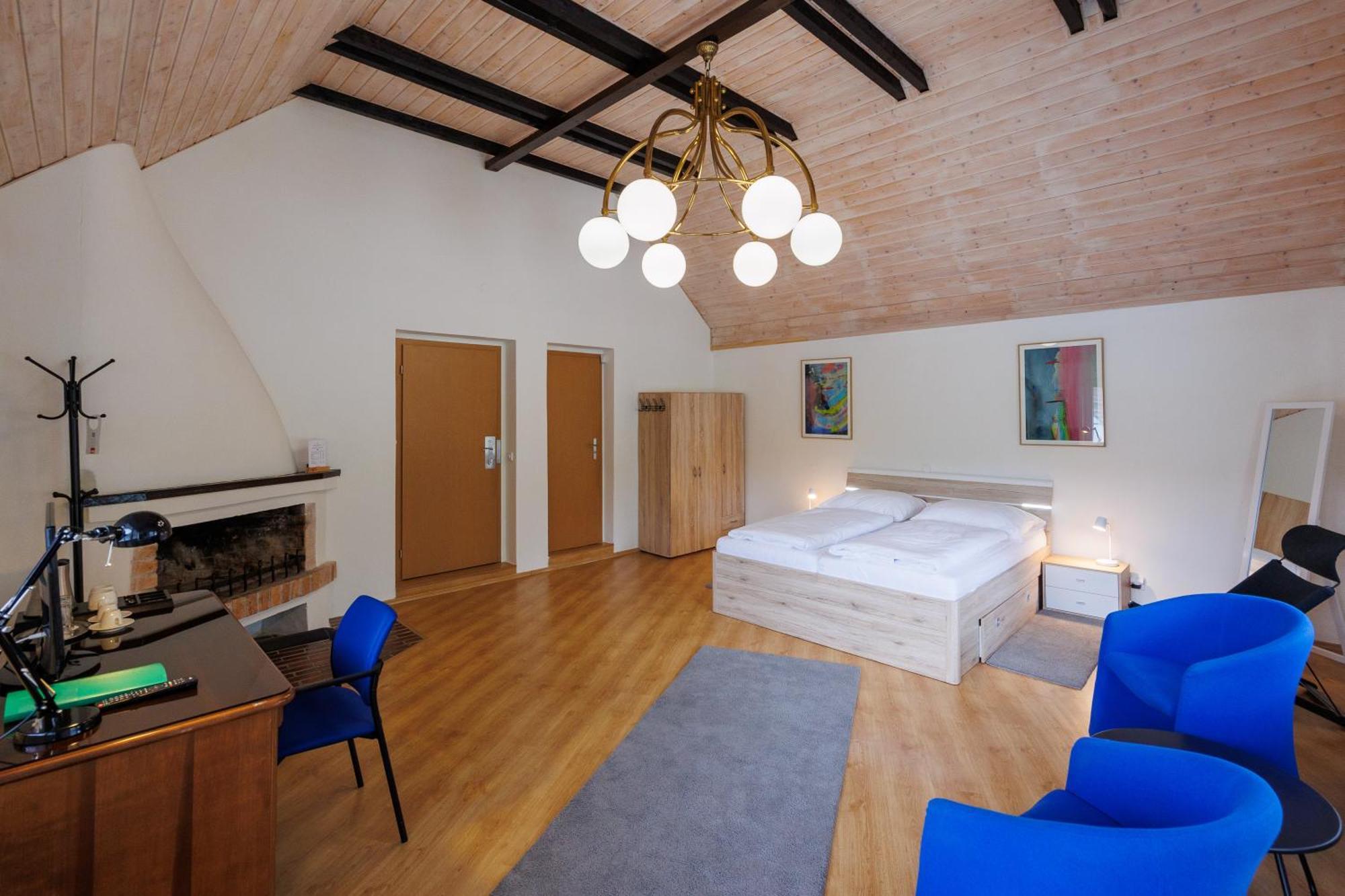 Pension U Golfu Cihelny Карловы Вары Экстерьер фото