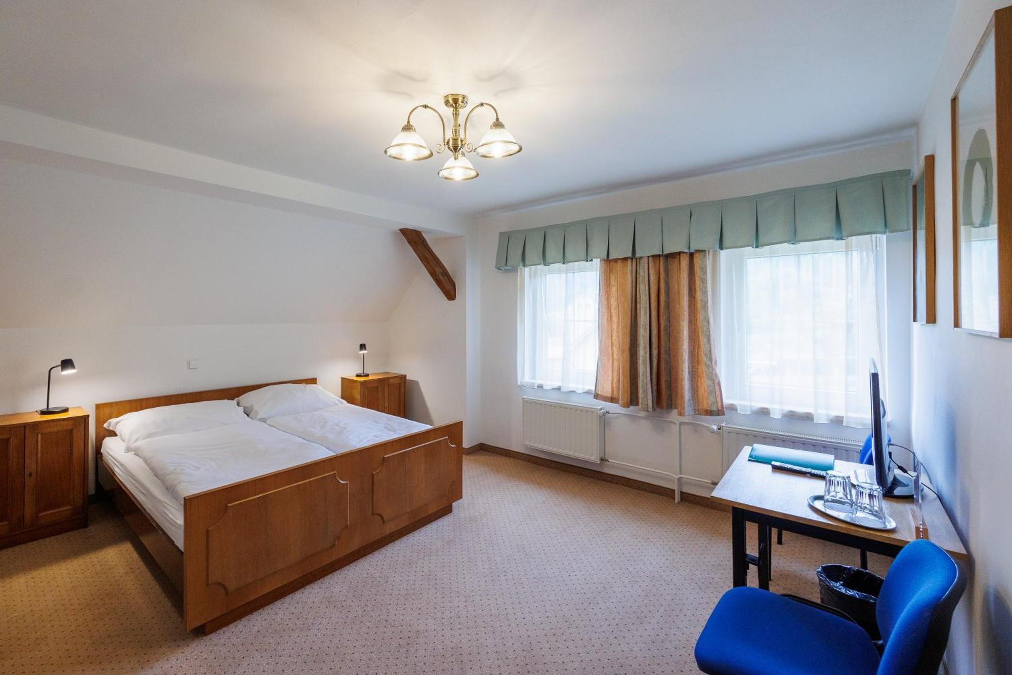 Pension U Golfu Cihelny Карловы Вары Экстерьер фото
